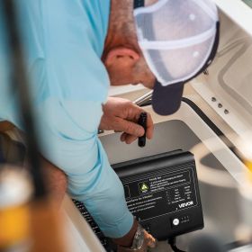 3-Bank 5A 12V Smart Marine Battery Charger Onboard IP68 Waterproof Boat RV Yacht (Option: Black)